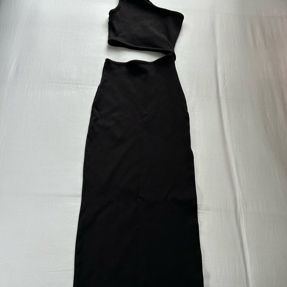 Lulu's One-Shoulder Black Cutout Midi Dress